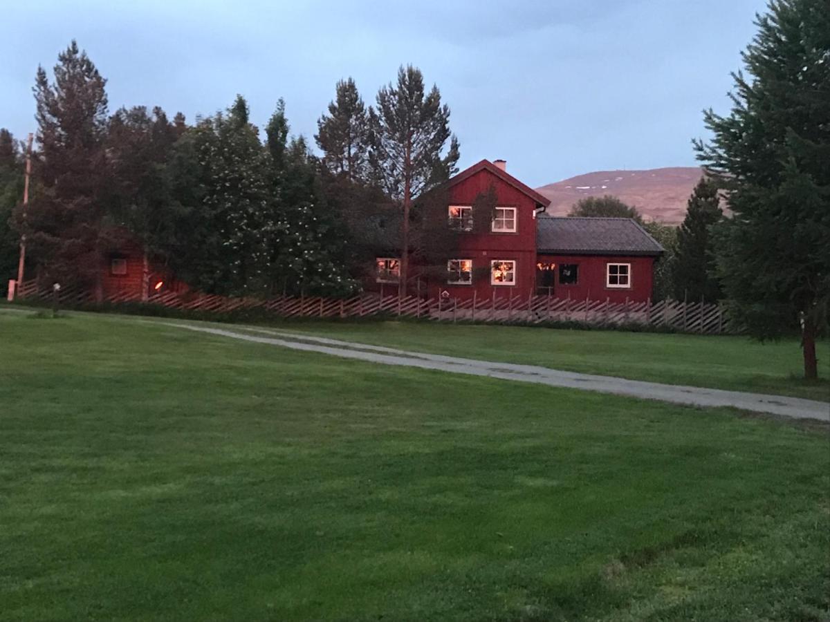 Roste Hyttetun Og Camping Os (Hedmark) Zewnętrze zdjęcie